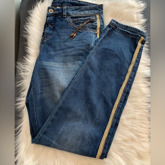 Cream Blue Denim Jeans with Gold Accents - Picture 1 of 5